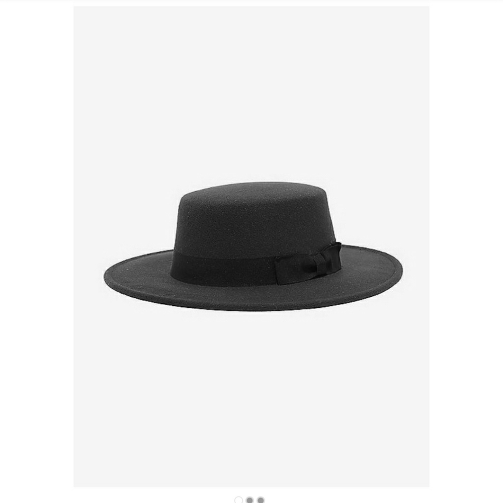 black short brim hat